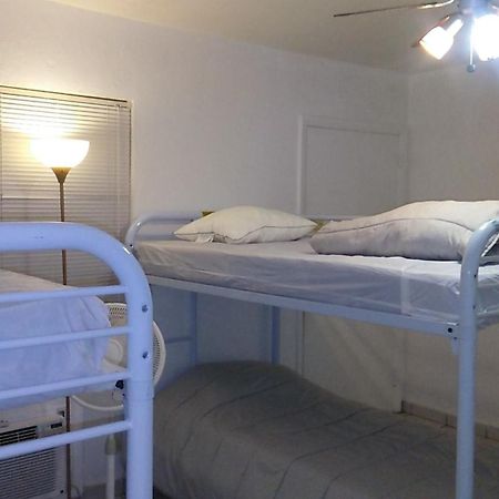 نزل Downtown Hollywood Beach Students' Dorm المظهر الخارجي الصورة