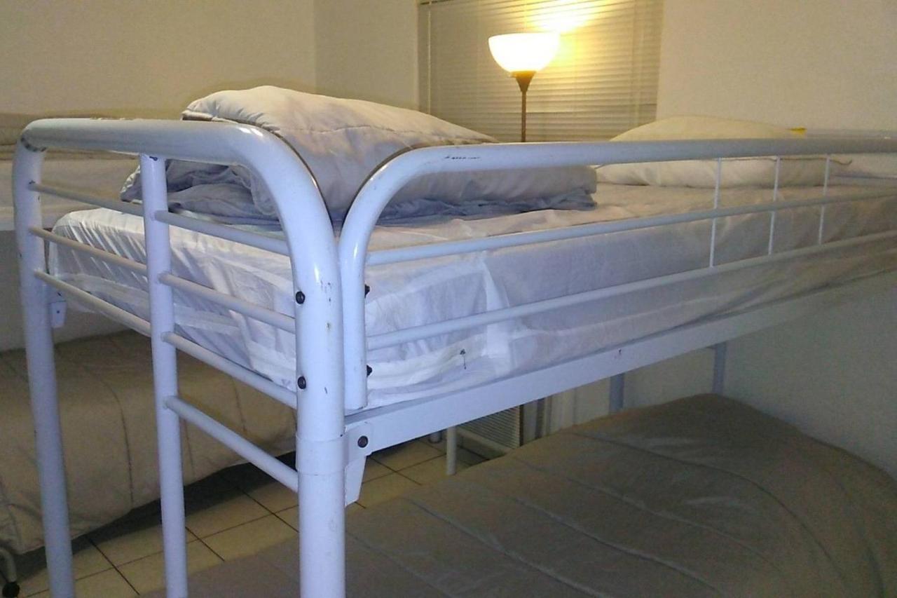 نزل Downtown Hollywood Beach Students' Dorm المظهر الخارجي الصورة